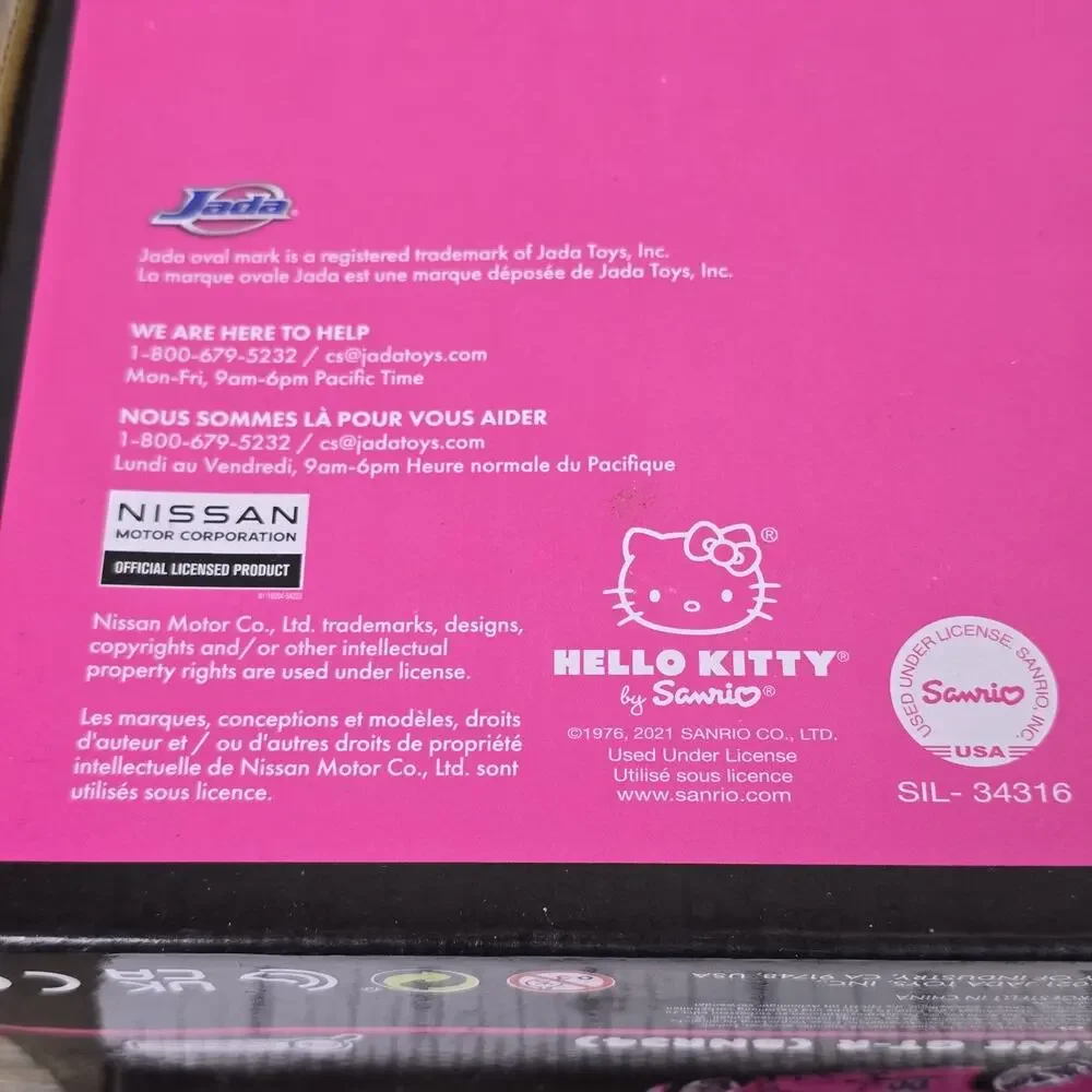 Jada Toys - 1/24 2002 Nissan Skyline GT-R (BNR34) with Hello Kitty Figure -